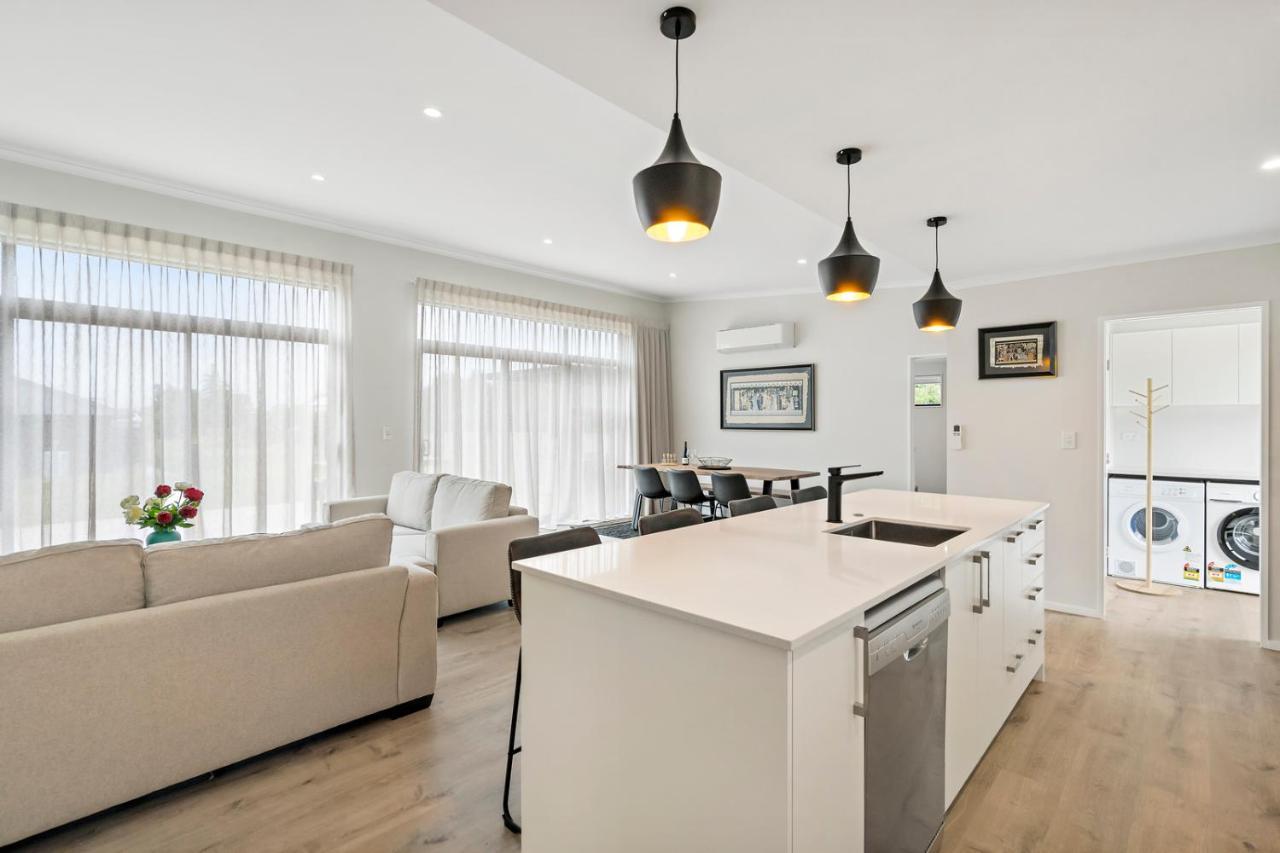 Pride Of Pinot - Martinborough Holiday Home Екстер'єр фото