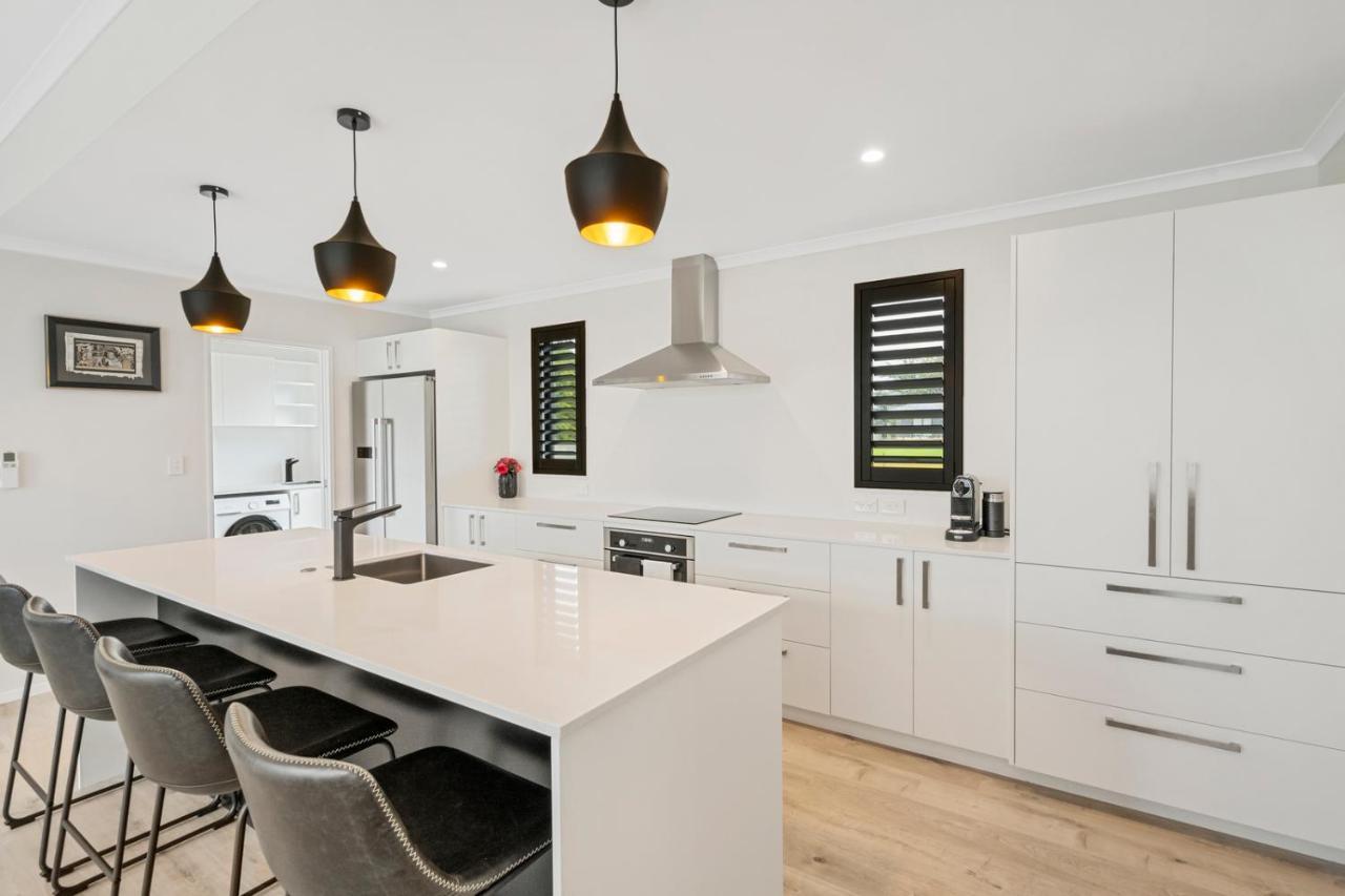 Pride Of Pinot - Martinborough Holiday Home Екстер'єр фото