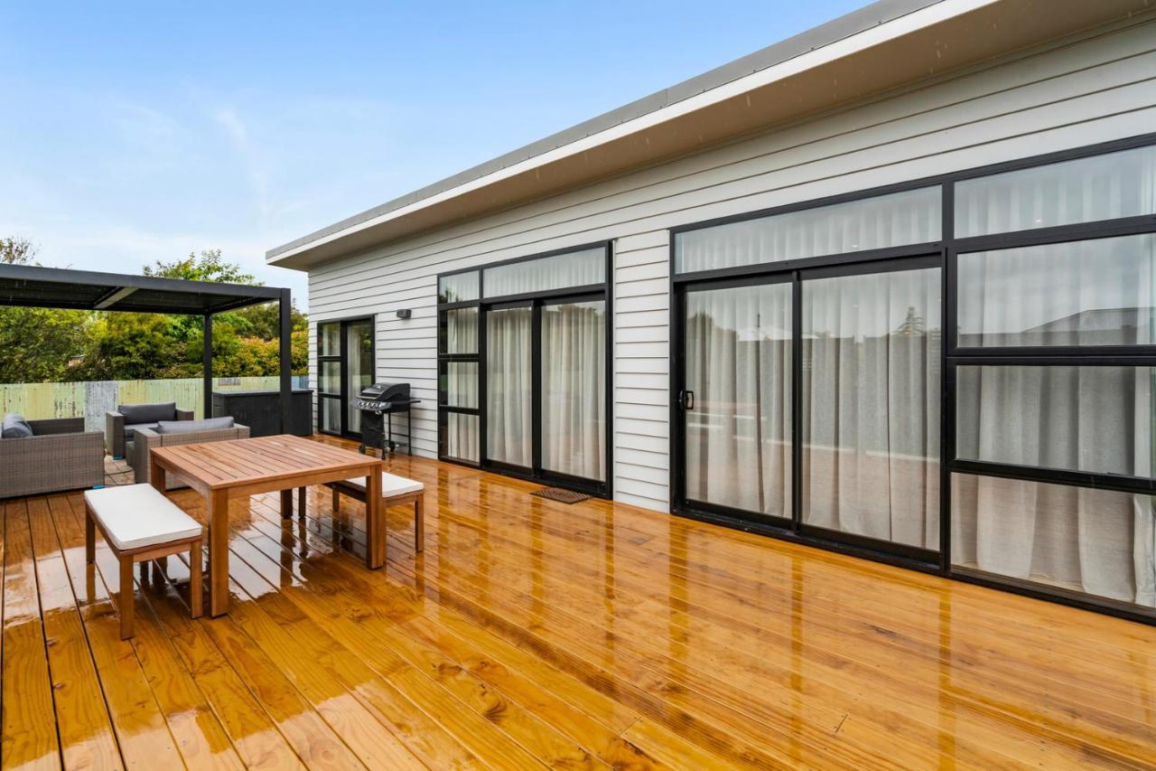 Pride Of Pinot - Martinborough Holiday Home Екстер'єр фото