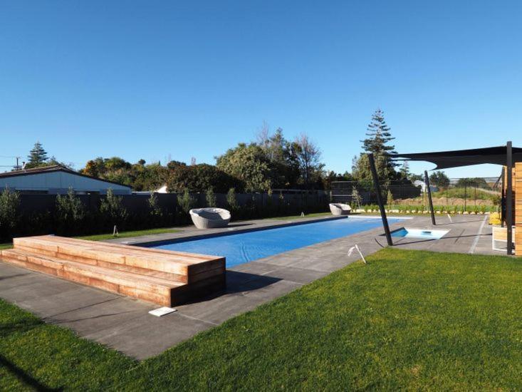 Pride Of Pinot - Martinborough Holiday Home Екстер'єр фото